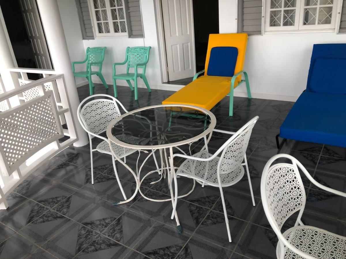 Courts jamaica verandah online chairs